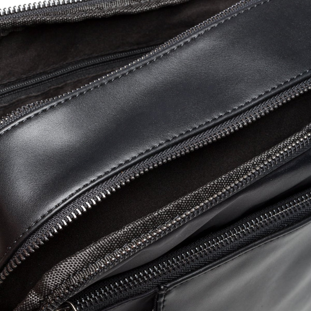 Borsa a tracolla nera in similpelle Carrera Jeans Diego