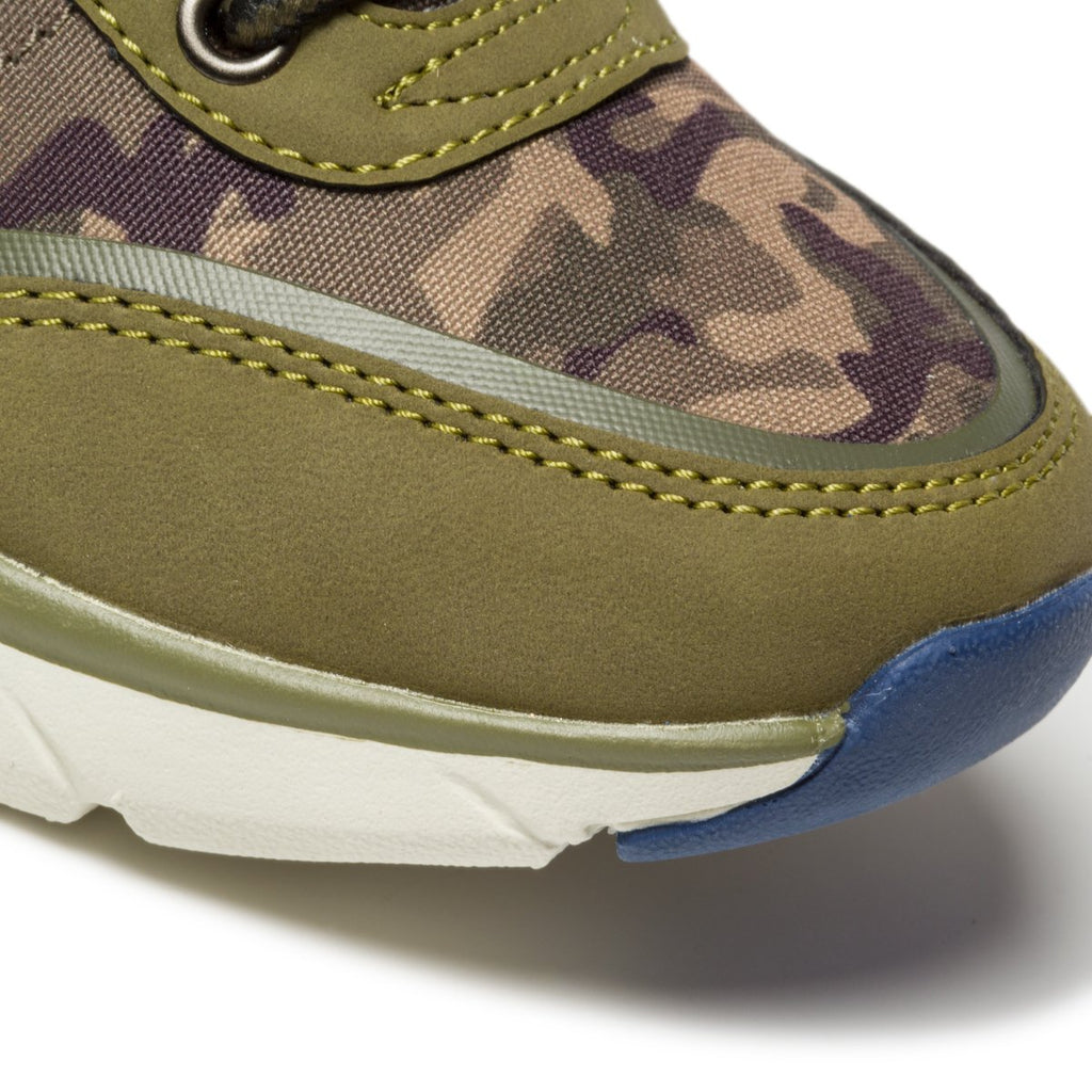 Scarponcini camouflage con colletto imbottito e logo laterale Levi's