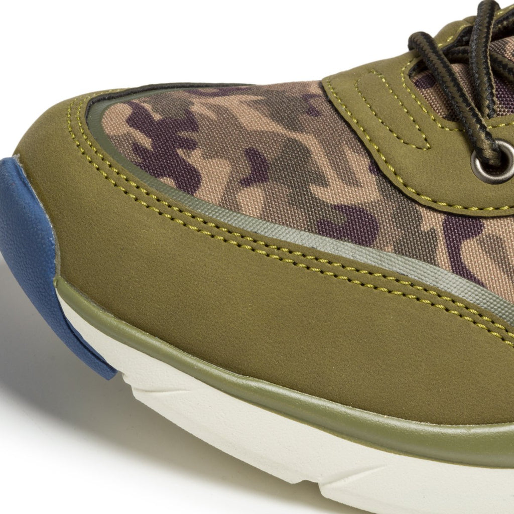 Scarponcini camouflage con colletto imbottito e logo laterale Levi's