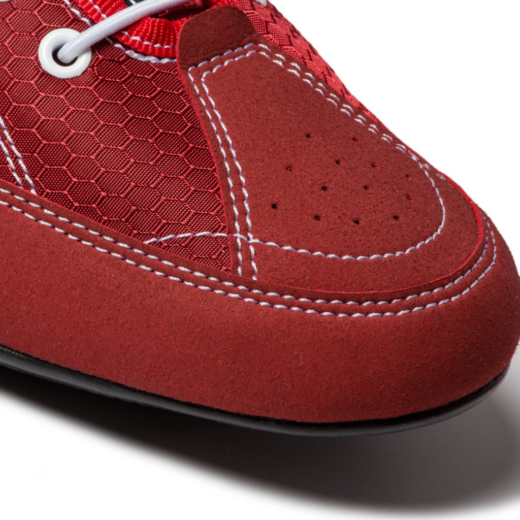 Sneakers rosse e nere in tessuto con cuciture a contrasto Ducati