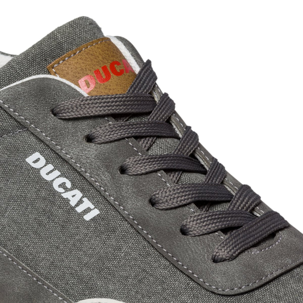 Sneakers grigie con patch logo Ducati