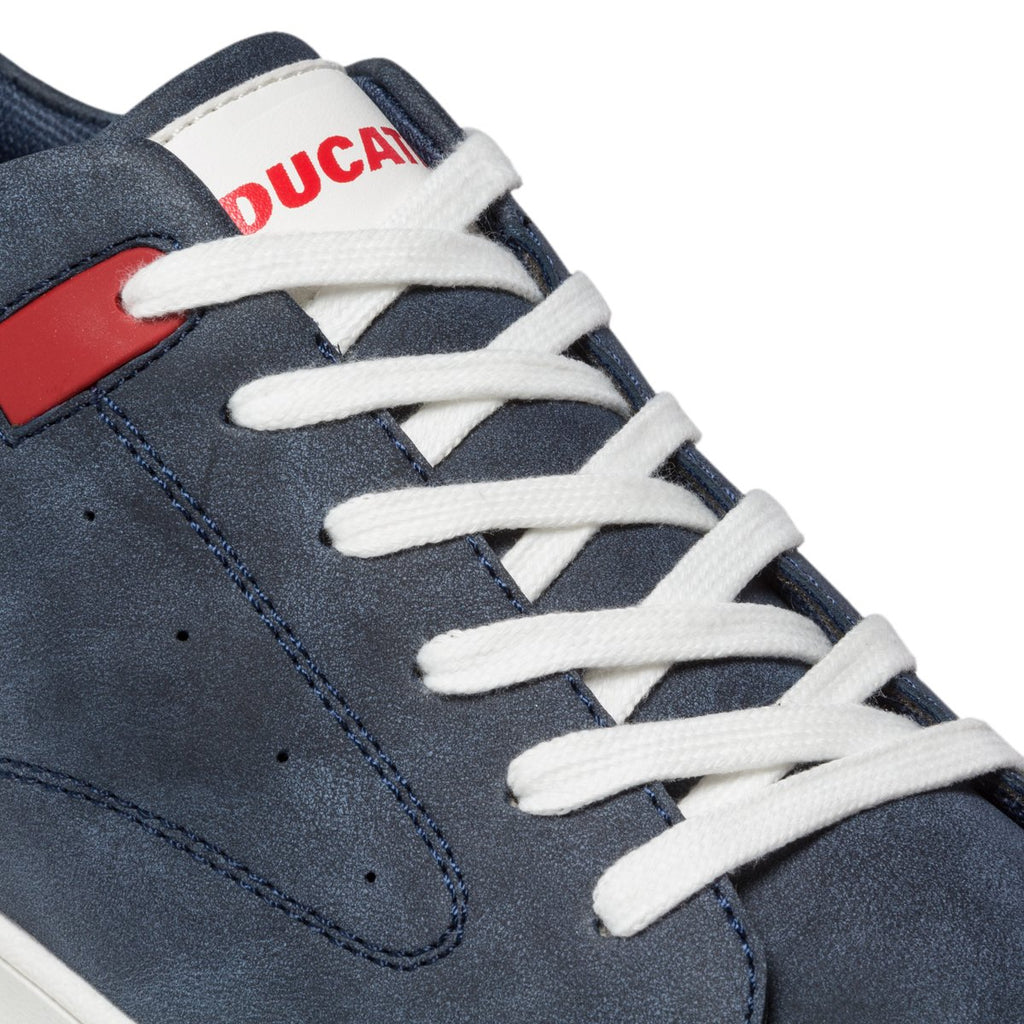 Sneakers blu navy con dettagli rossi e logo laterale Ducati