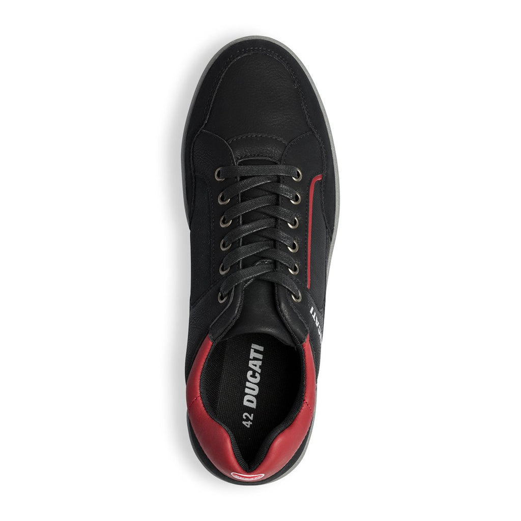 Sneakers nere e rosse con logo sul tallone Ducati