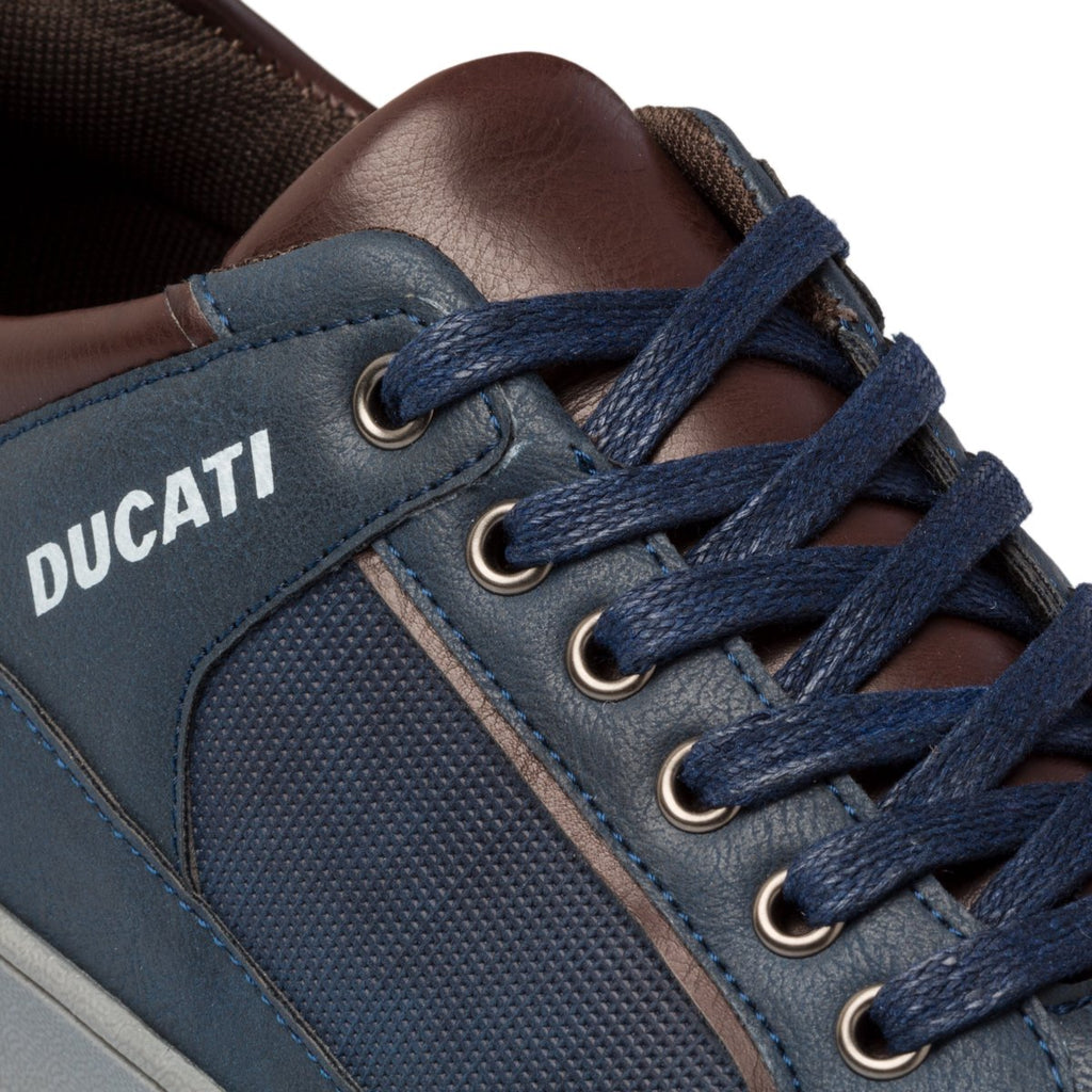 Sneakers blu e marroni con logo sul tallone Ducati