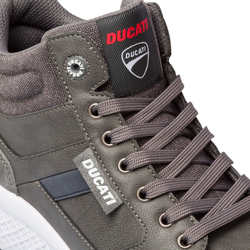 Sneakers alte grigie con patch logo Ducati