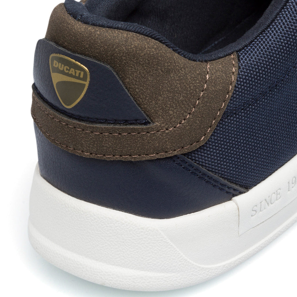 Sneakers blu in tessuto da uomo con logo laterale Ducati