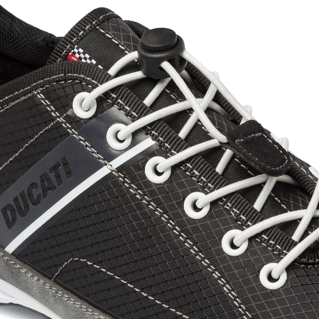 Sneakers nere in tessuto da uomo con logo laterale Ducati