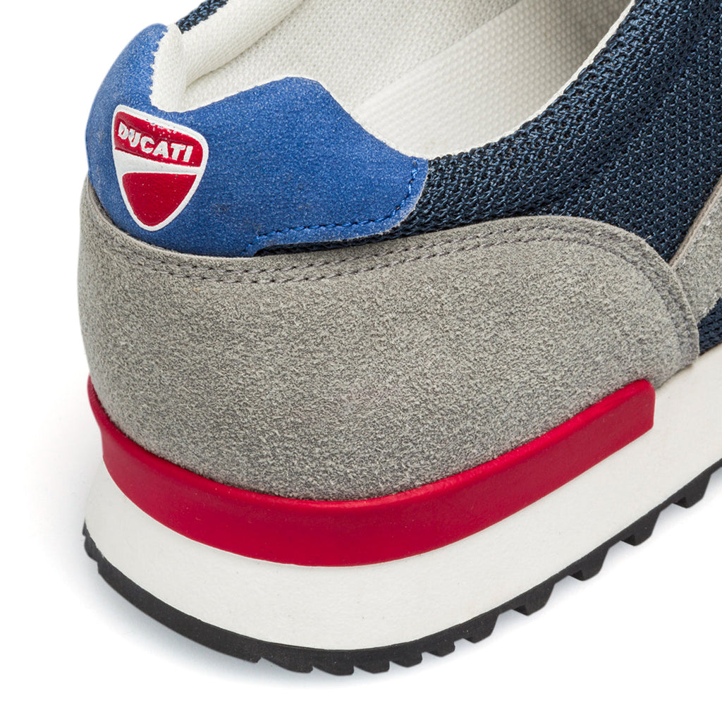 Sneakers grigie e blu da uomo con logo sul tallone Ducati