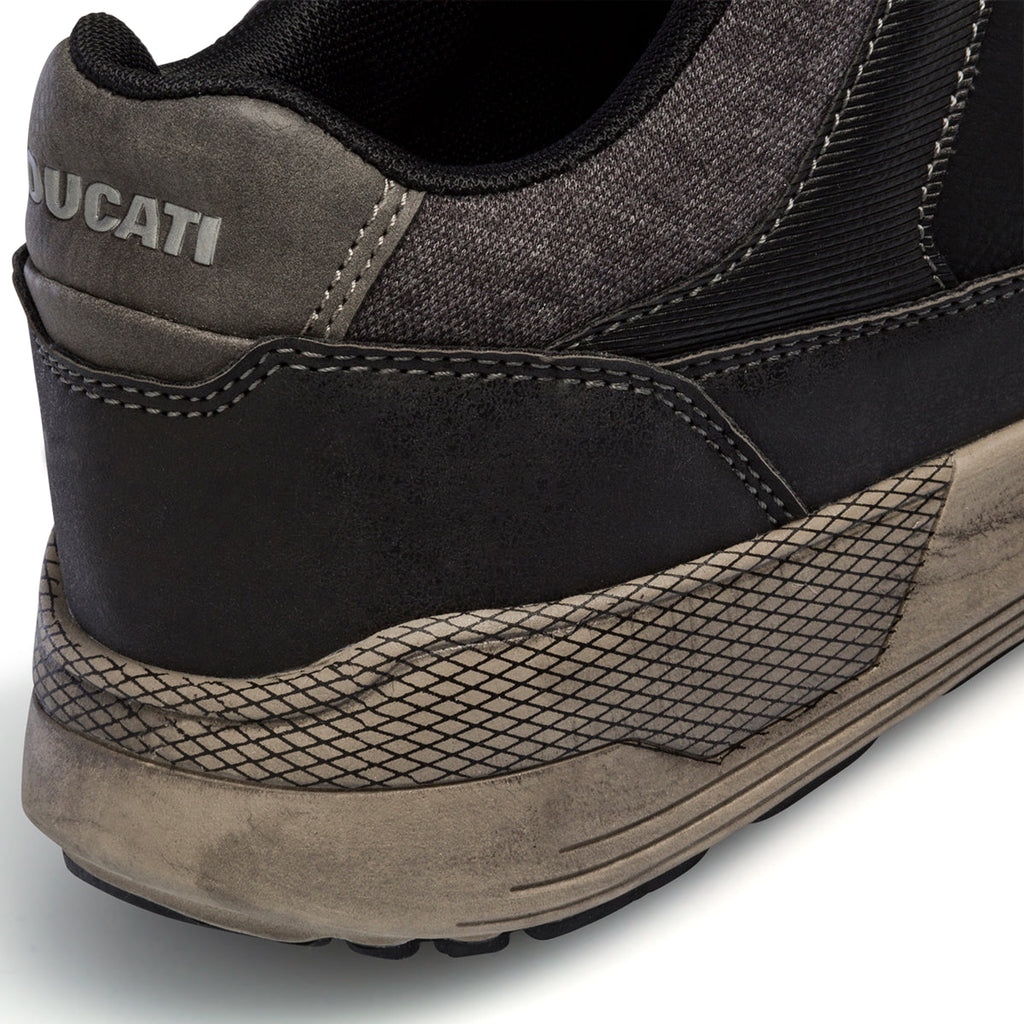 Sneakers nere da uomo con logo laterale Ducati