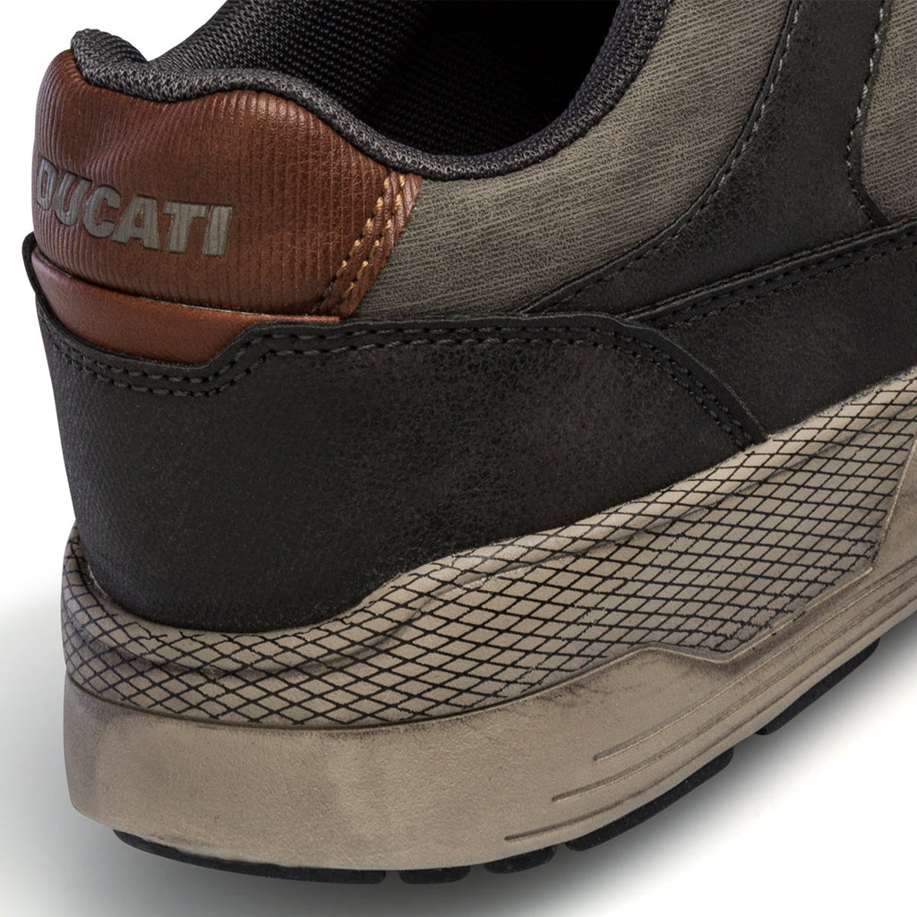 Sneakers grigie da uomo con logo laterale Ducati