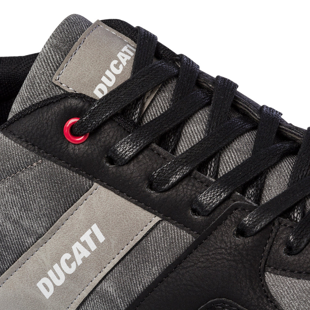 Sneakers grigie e nere da uomo con logo laterale Ducati