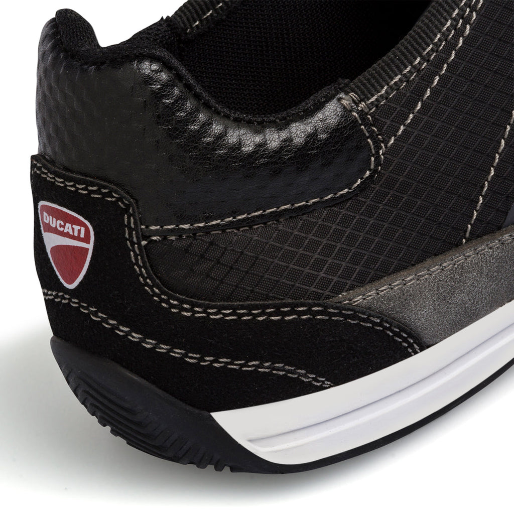 Sneakers nere in tessuto da uomo con logo laterale Ducati