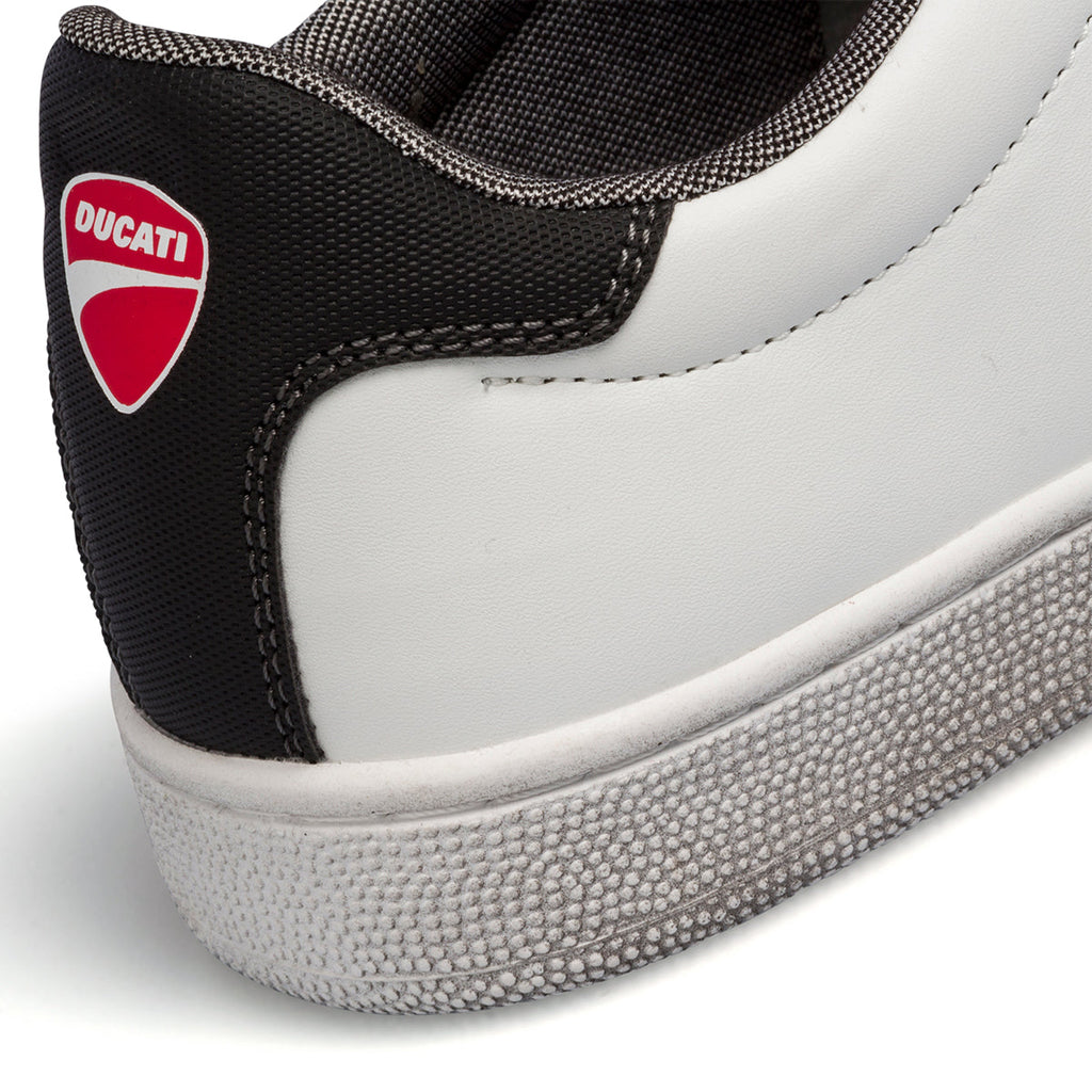 Sneakers bianche da uomo con logo laterale Ducati