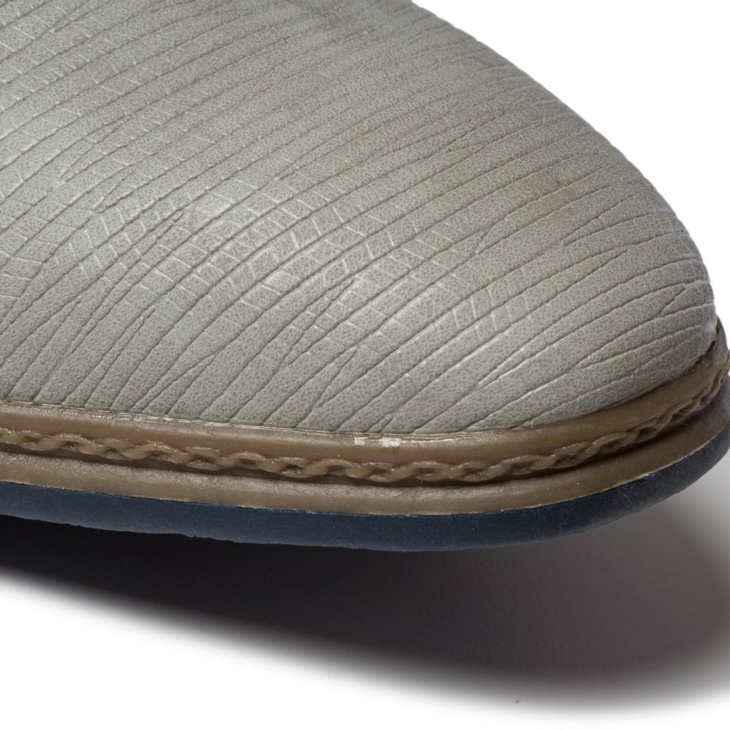 Stringate grigio chiaro con allacciatura Derby Patrick