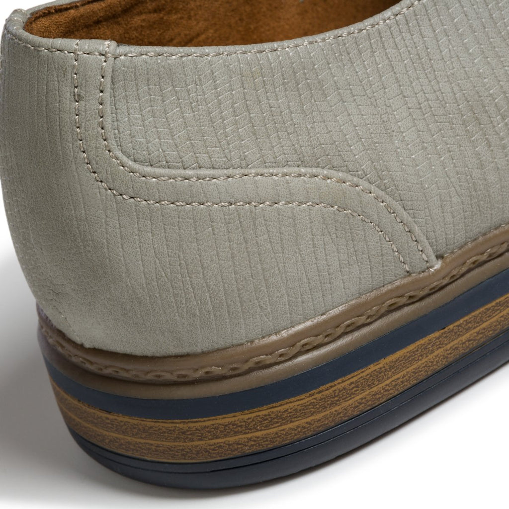 Stringate grigio chiaro con allacciatura Derby Patrick