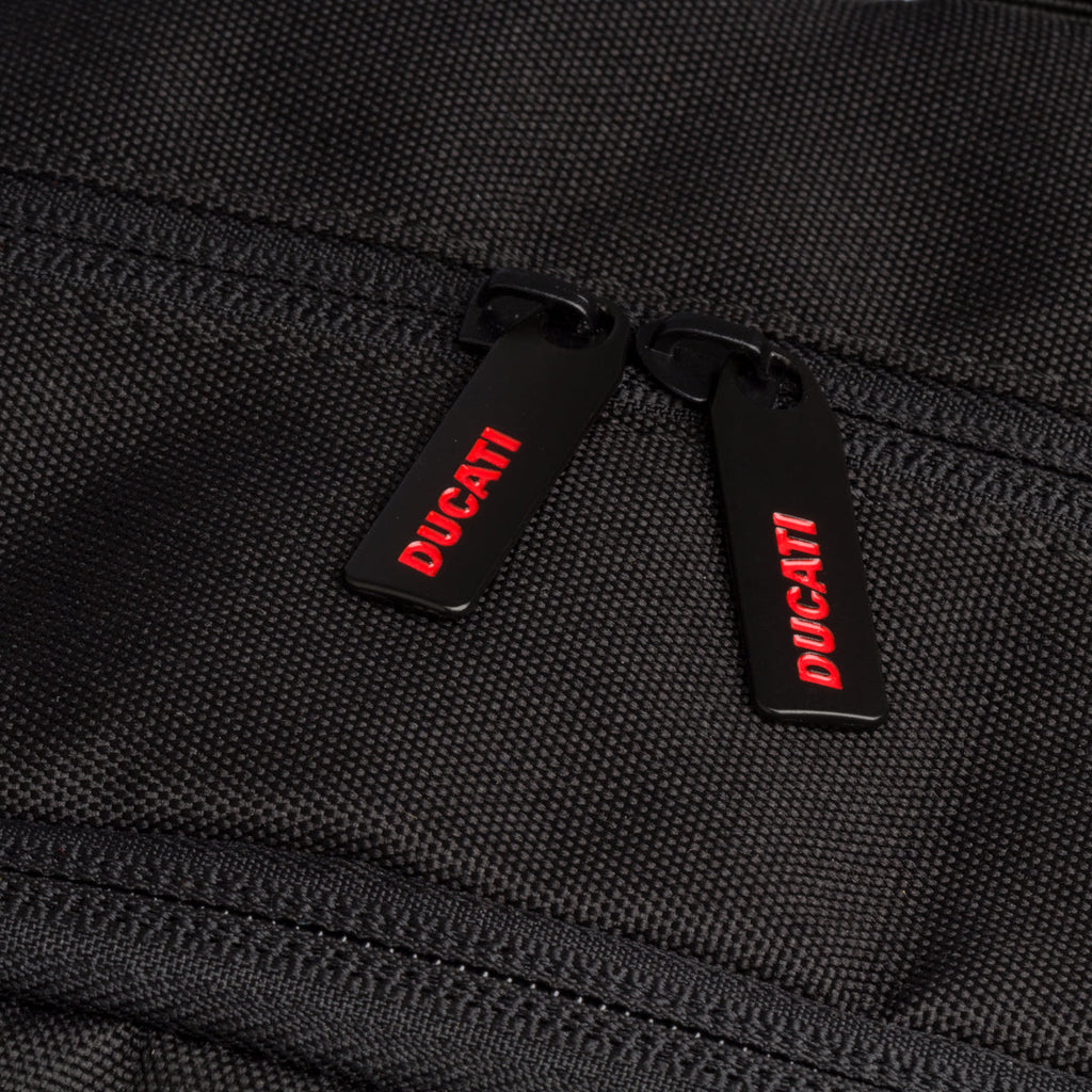 Zaino nero con badge Ducati Corse