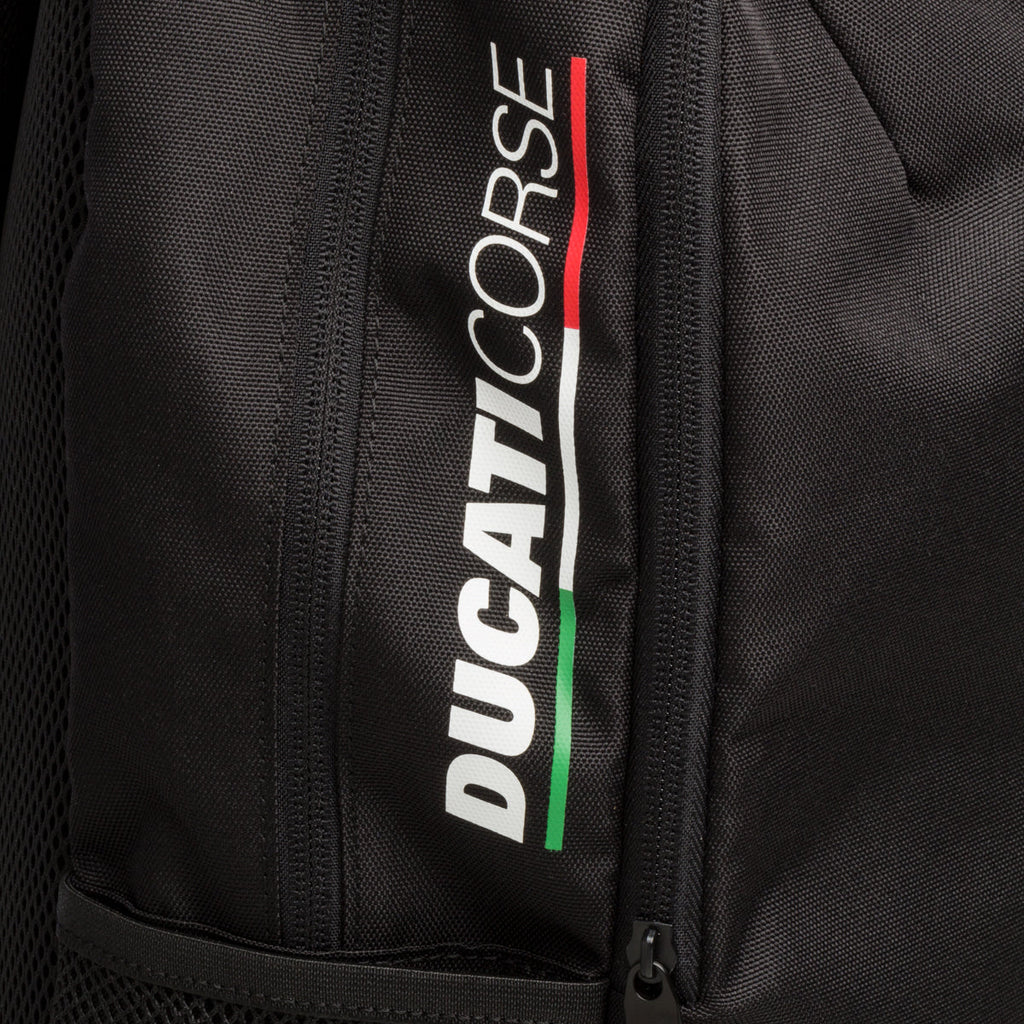 Zaino nero con badge Ducati Corse