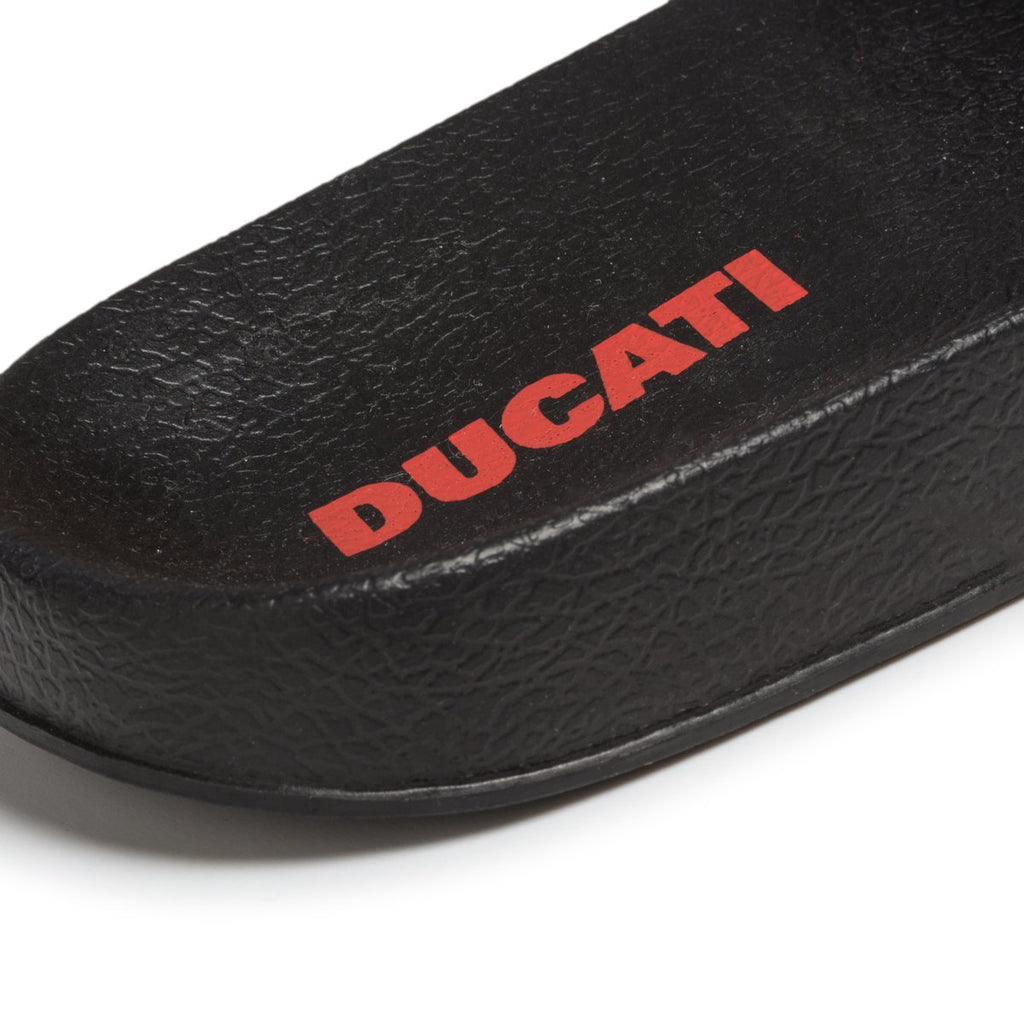 Ciabatte nere con logo rosso sulla fascia Ducati