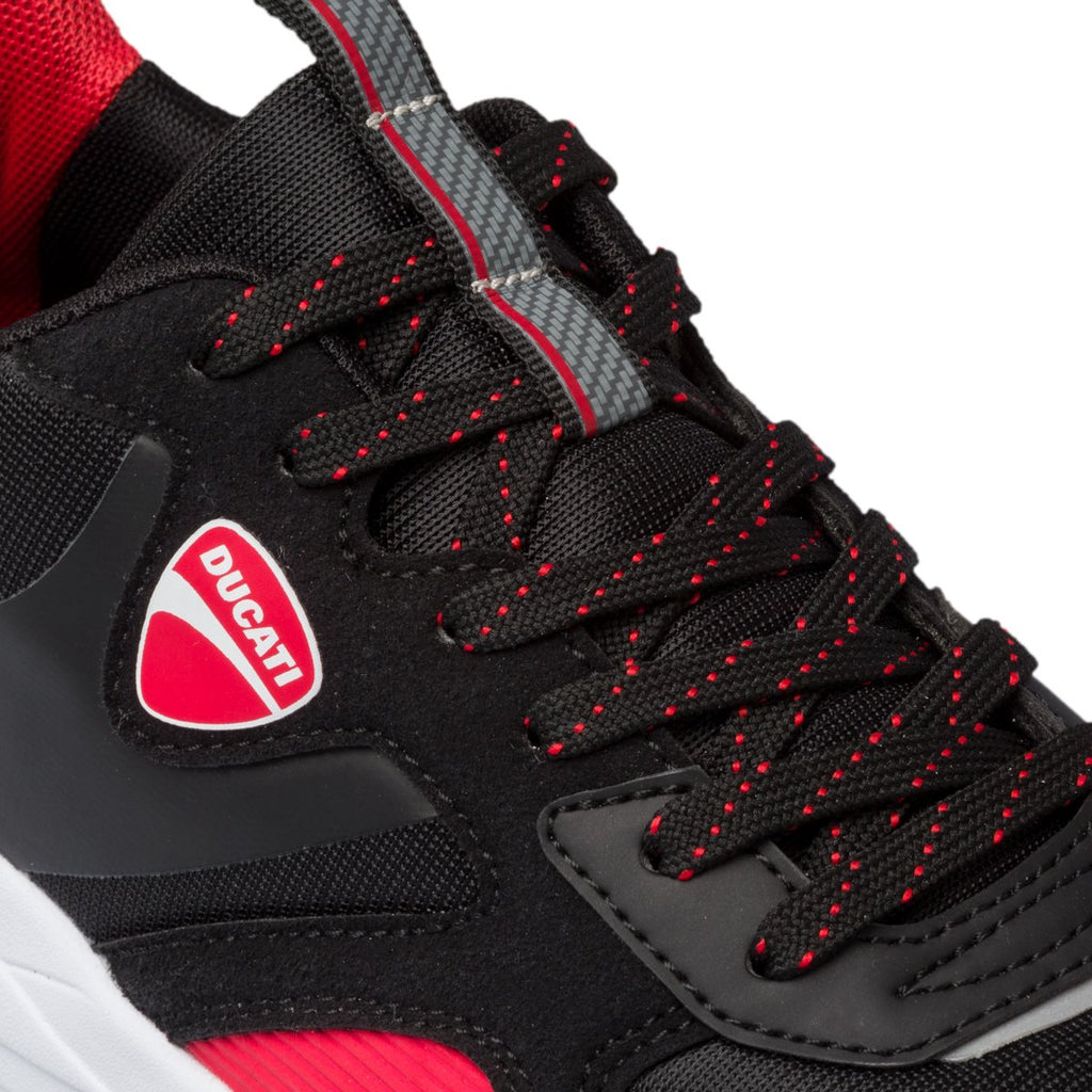 Sneakers nere e rosse con logo laterale Ducati Buriram