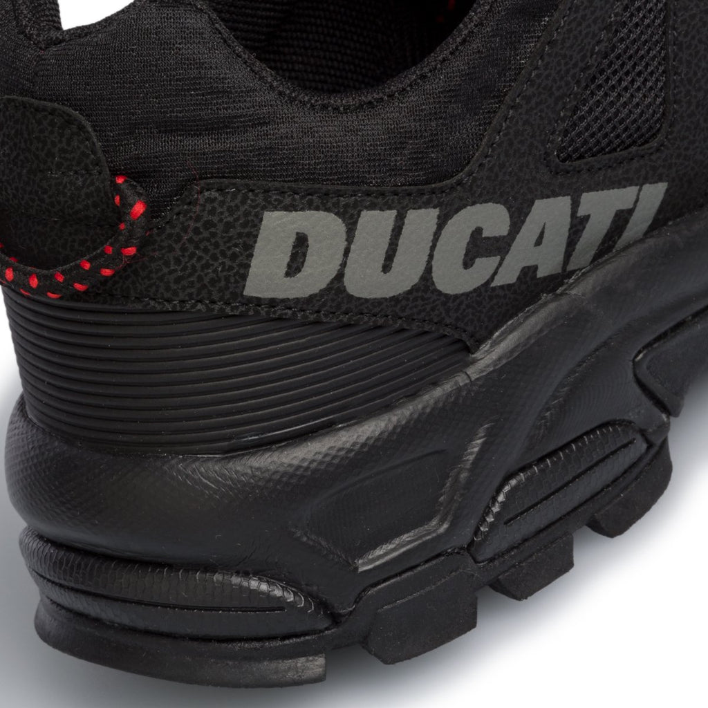 Sneakers nere con logo laterale Ducati Baku