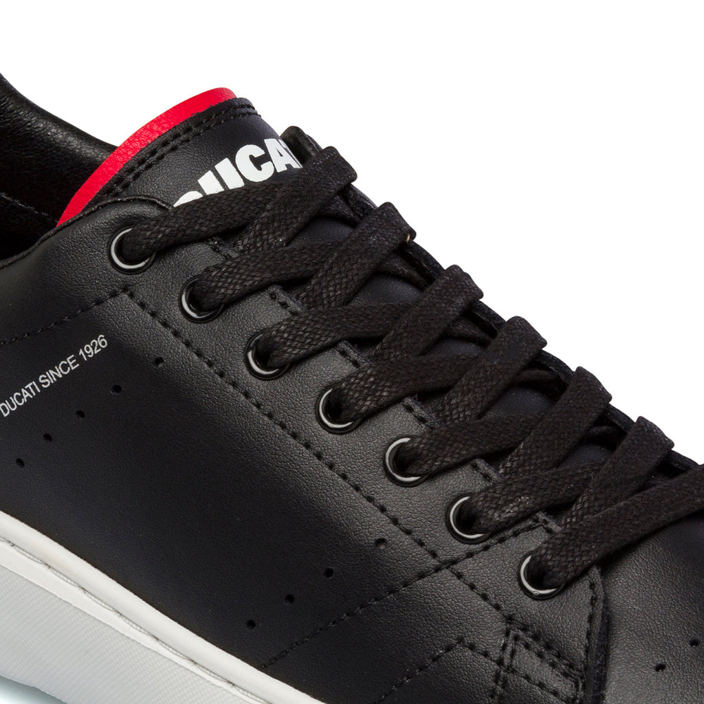 Sneakers nere da uomo con logo sul tallone Ducati Baldovino