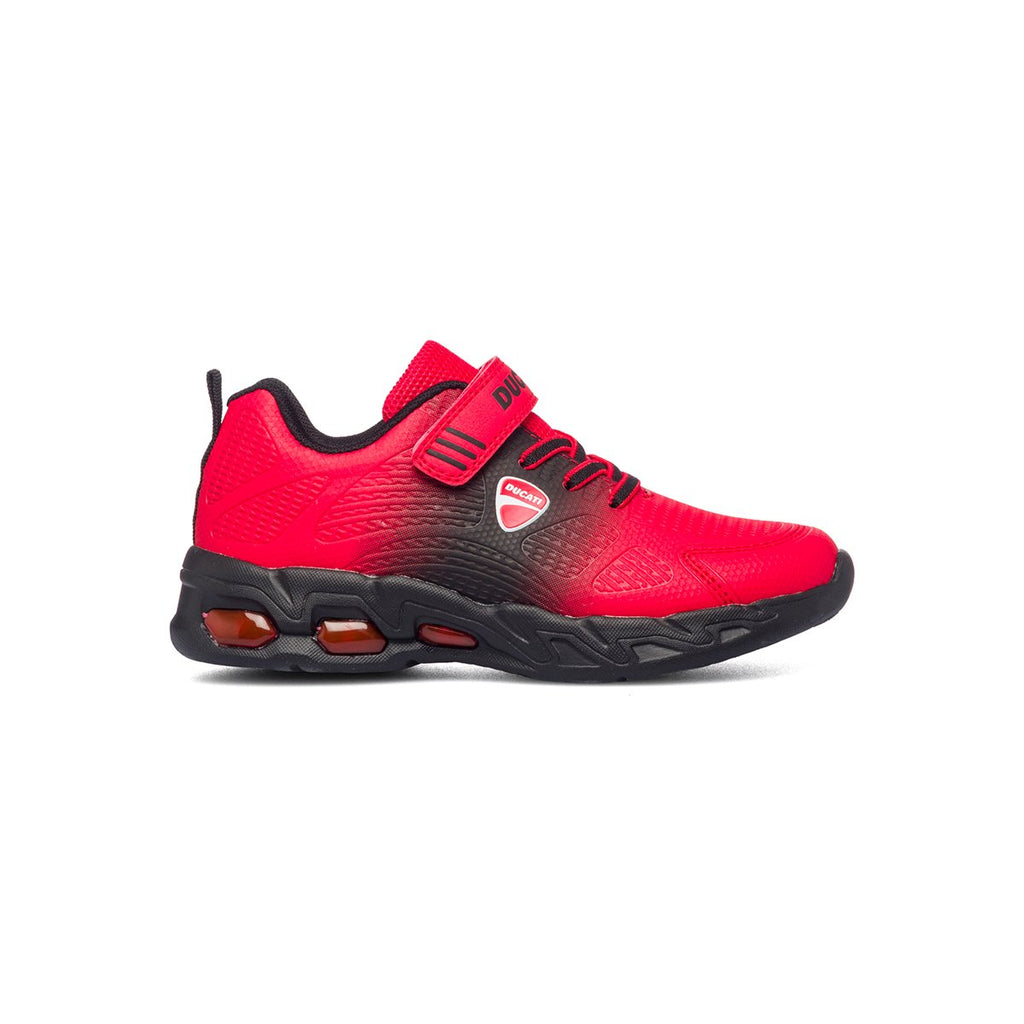 Sneakers rosse e nere con luci sulla suola Ducati