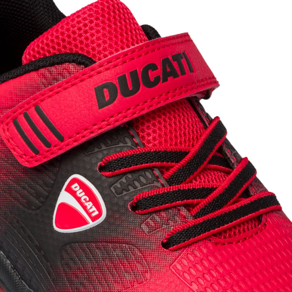 Sneakers rosse e nere con luci sulla suola Ducati