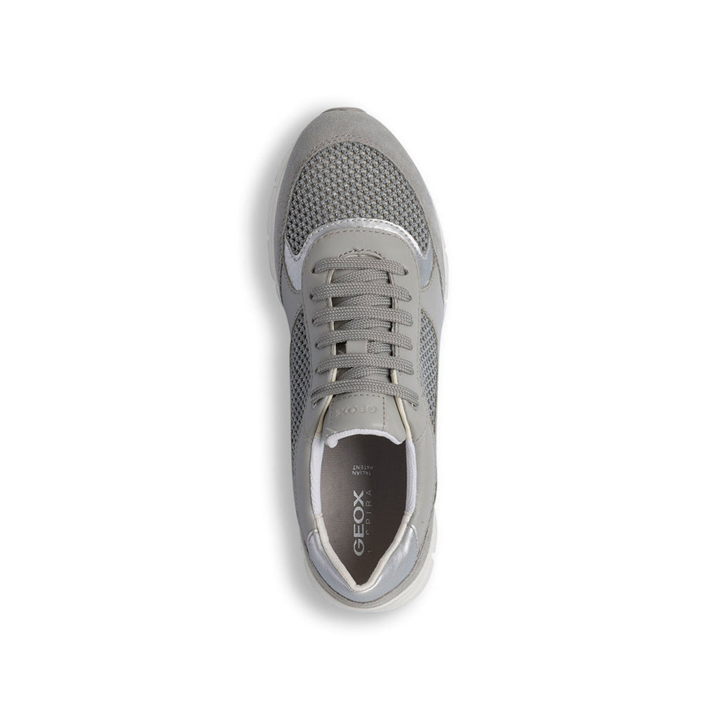 Sneakers grigie in pelle e mesh da donna Geox Sukie