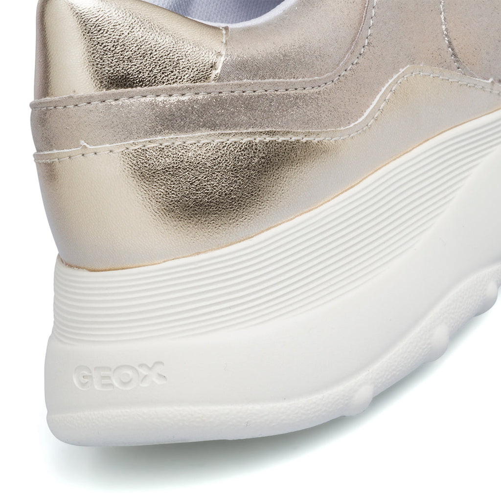 Sneakers argento metallizzate da donna Geox Alleniee