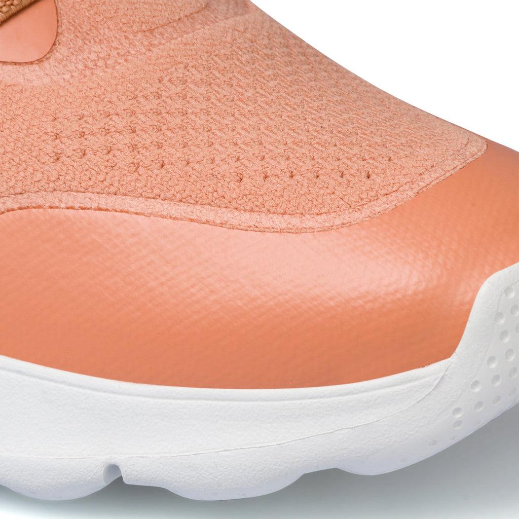 Sneakers color pesca da donna in tessuto knit Geox Spherica Actif