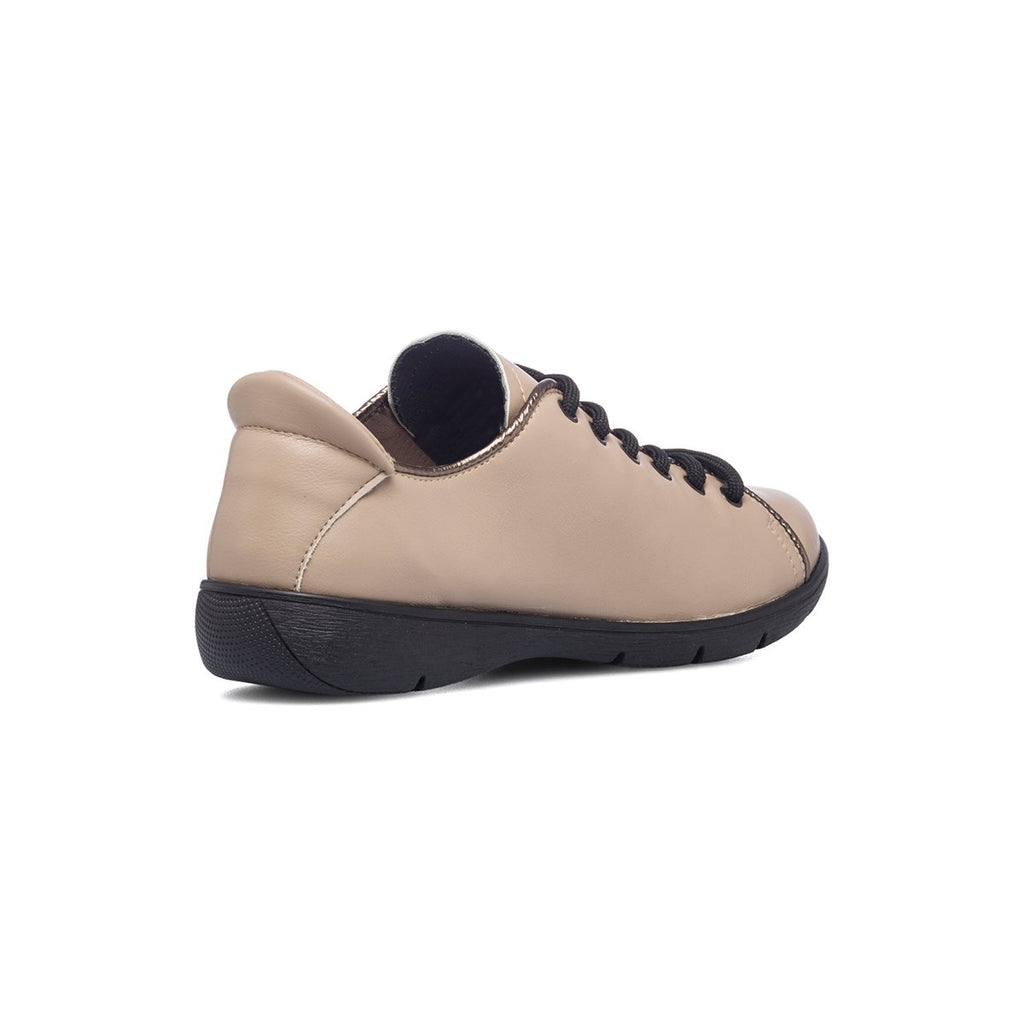 Scarpe comfort beige con lacci neri P Soft