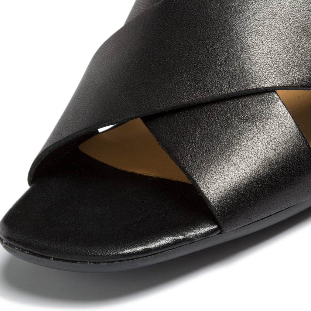 Sandali neri in pelle con tacco 6 cm Primopiano